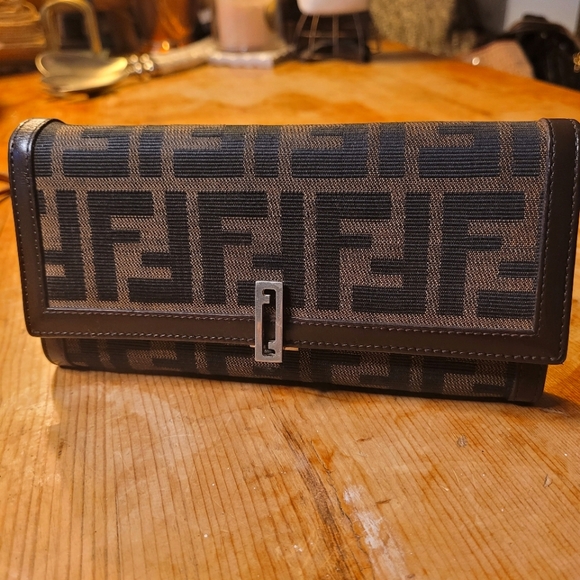 Fendi  FF Clasp Long Wallet - Picture 1 of 5